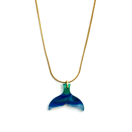 Collar cola de ballena