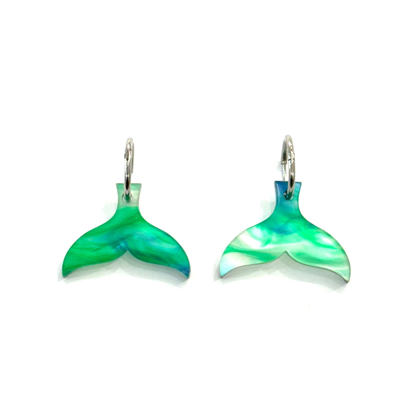 Pendientes cola de ballena reflejos azul y verde