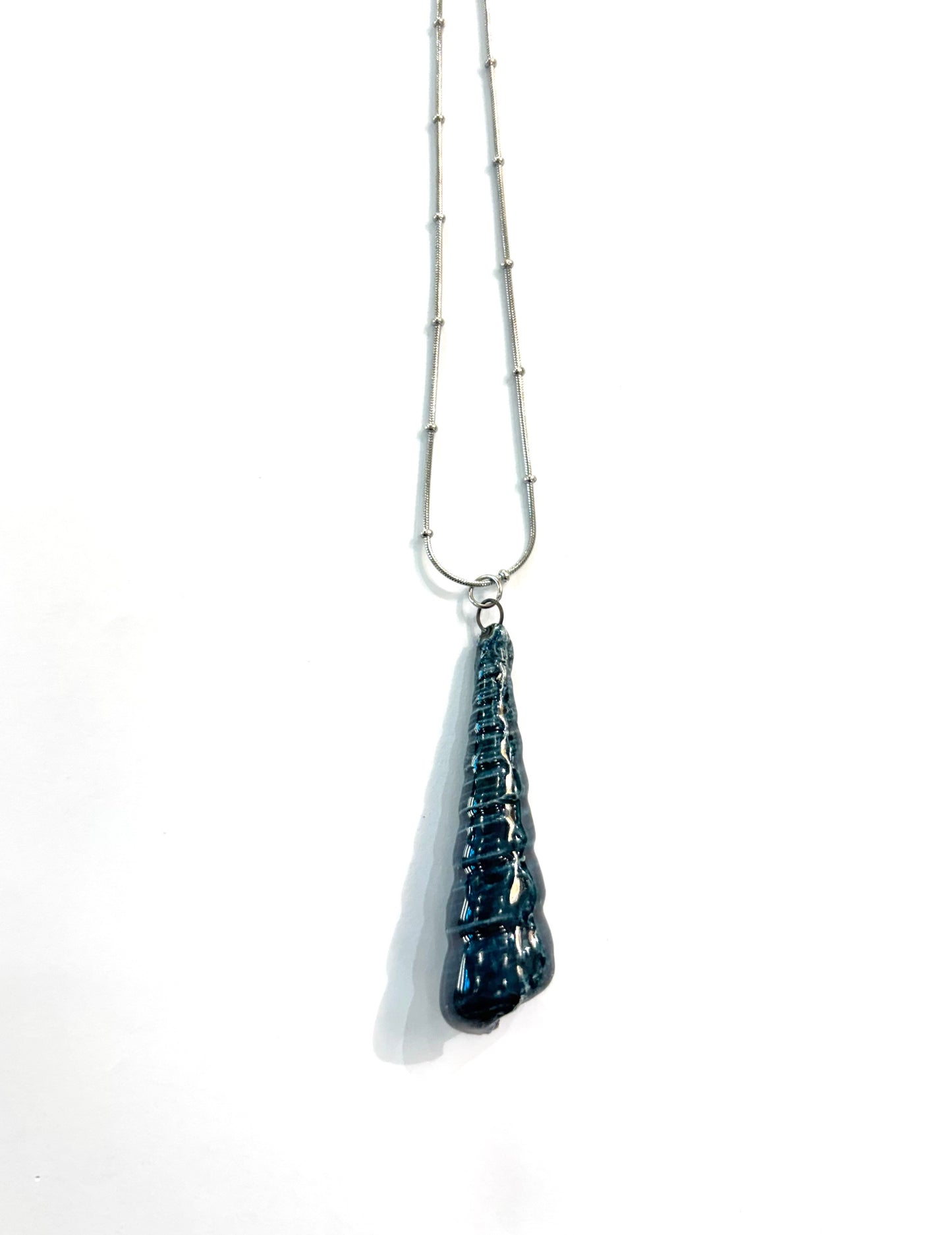 Collar concha espiral cerámica