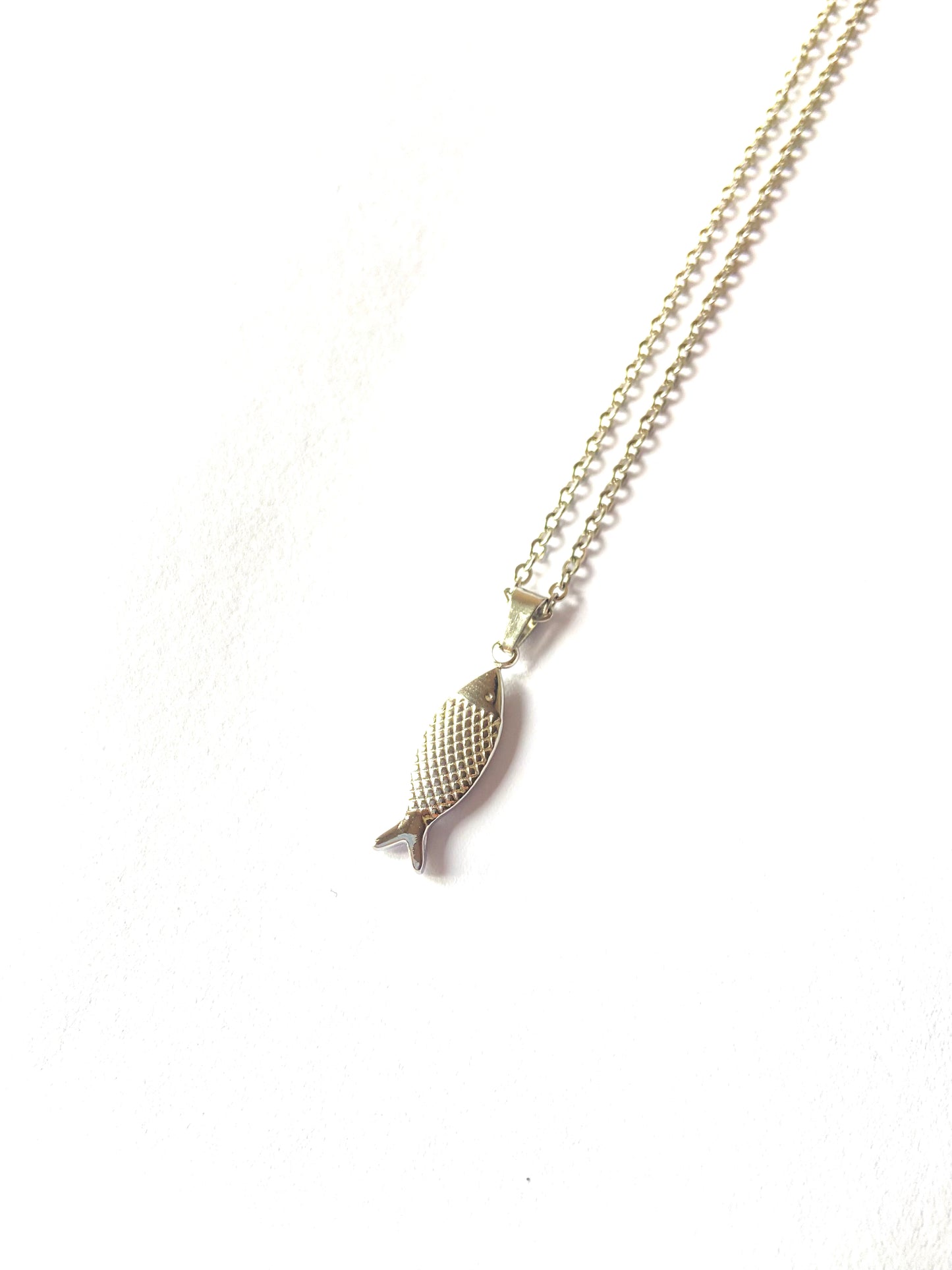 Collar Pez relieve