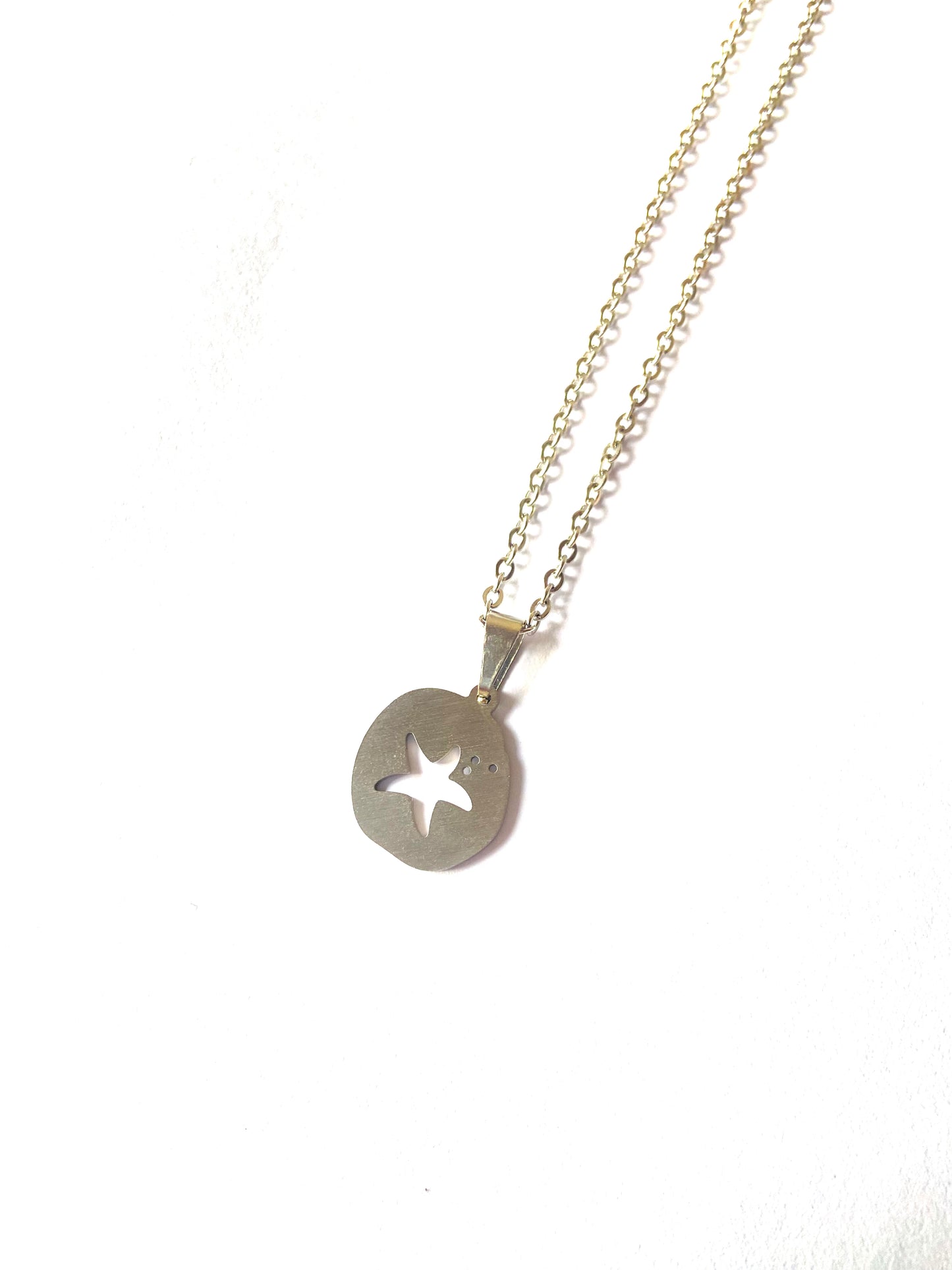 Collar Medalla Estrella de mar silueta