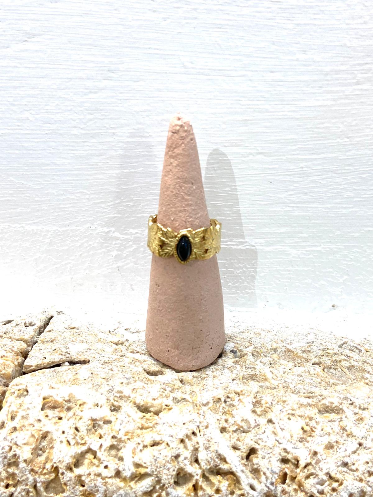 Anillo silueta negra