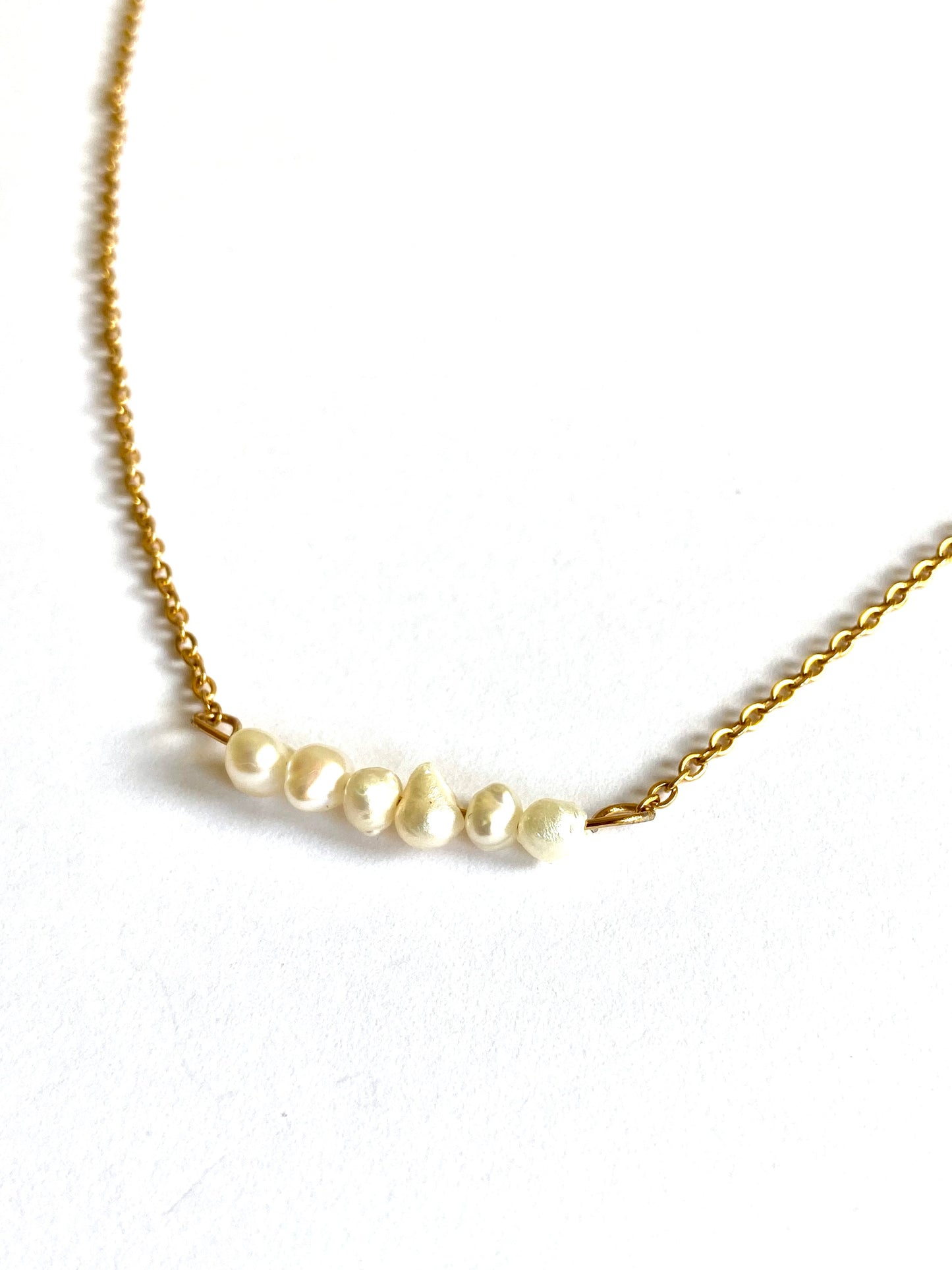 Collar con hilo de Perlas