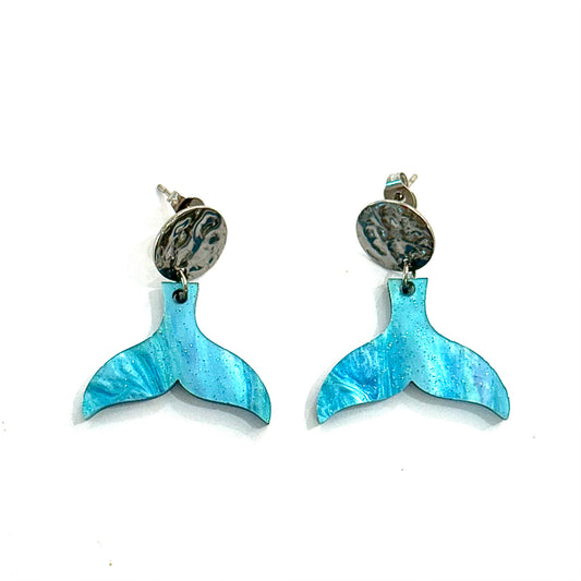 Pendientes cola de ballena plateado