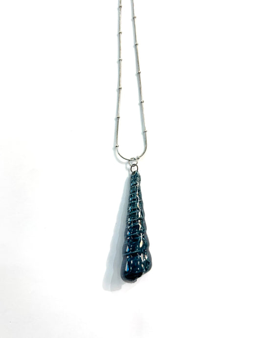 Collar concha espiral cerámica